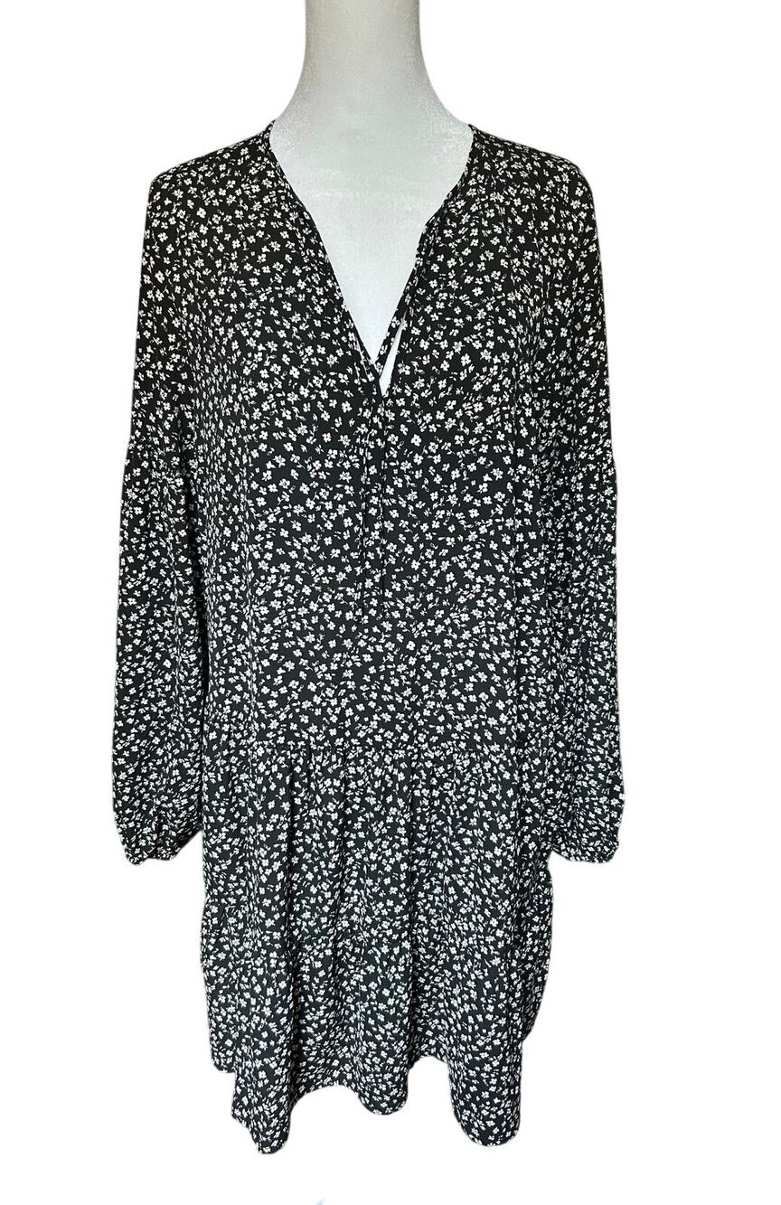 Divided Long Sleeve Flower V-Neck Knee Length Dress Size M